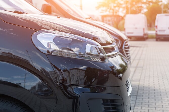 Private Transfers in Santorini Airport, Port and Hotels - Airport, port, or hotel pickup: what the ride feels like
