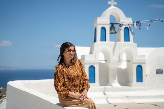 Private Walking Tour in Santorini with Personal Photographer - Photo count, editing style, and getting your gallery in 3 to 4 days