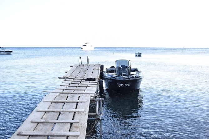 Rent a Boat in Santorini without a License - Meeting Point and How Communication Helps