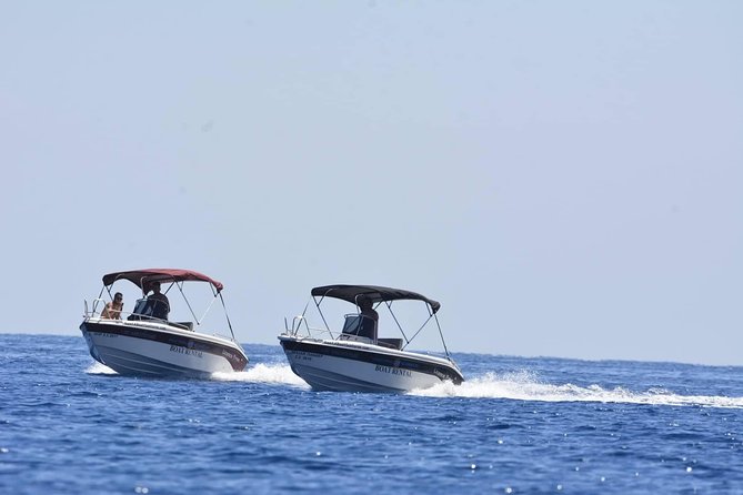 Rent a Boat in Santorini without a License - The Training That Makes a No-License Day Actually Work