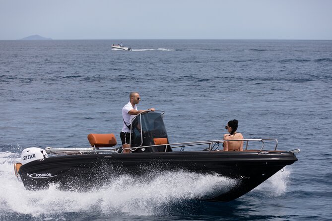 Rent a boat - Check-in and the safety briefing, run like a confidence builder