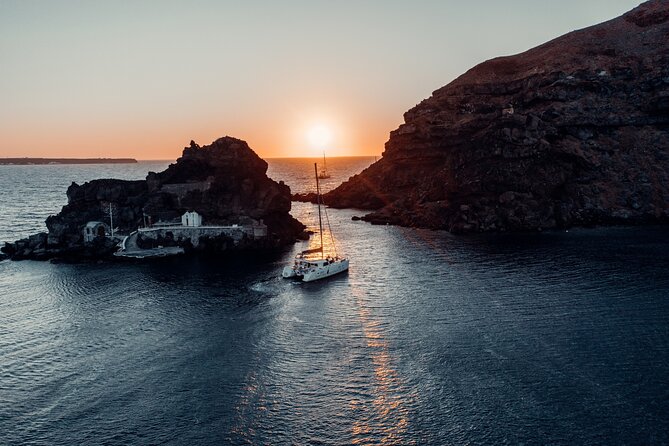 Romantic Sunset Catamaran Caldera Cruise incl. Meal & Drinks - Price and Logistics for a Smooth Hotel-to-Boat Transfer