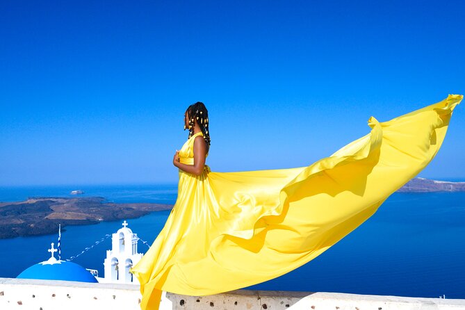 Santorini 2h Private Flying Dress Photoshoot with Transportation - Picking your dress and getting ready without stress