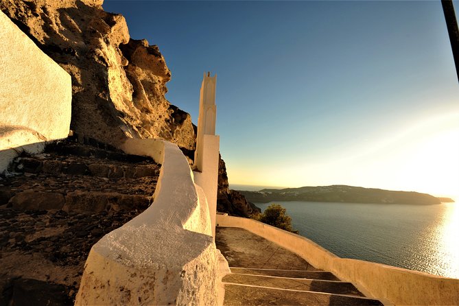 Santorini 3-Winery Tour with 12 Wine Tastings and Oia Sunset - Guides and drivers: how the human touch changes the tour
