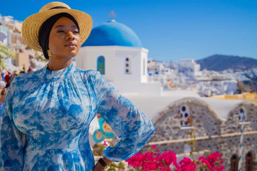 Santorini: 40-Minute Oia Photoshoot - What the Photographer Actually Does During the Shoot