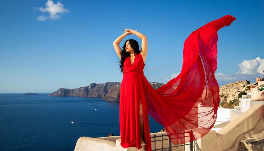 Santorini: 40-Minute Oia Photoshoot - Who This Photoshoot Fits Best