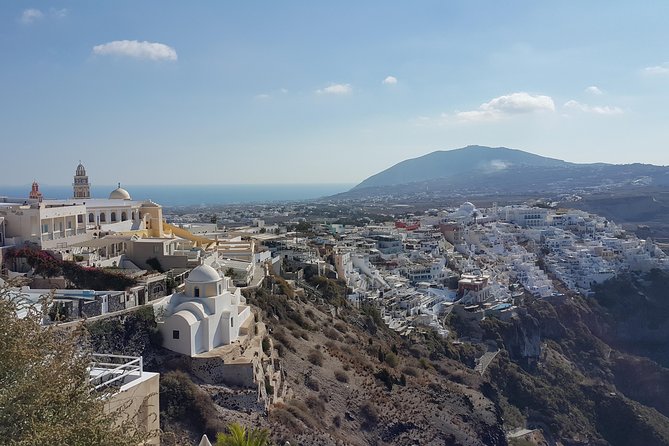 Santorini: 4hr Small Group Caldera Hike from Fira to Oia - Photo strategy: how guides help you get the shot