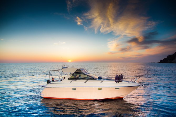 Santorini 5 - Hours Private Day Or Sunset Cruise with Bbq and Drinks - Key things that make this cruise worth your attention