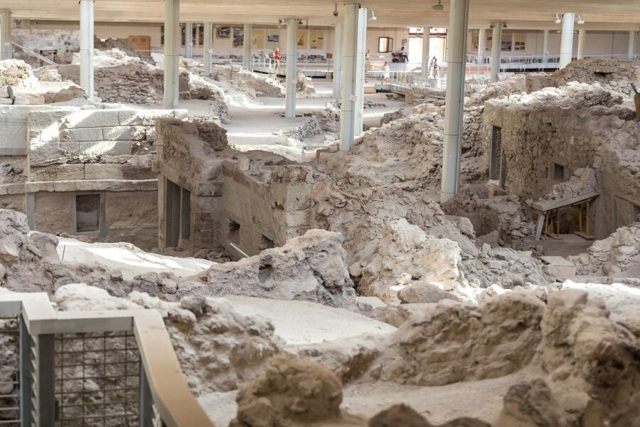 Santorini: Akrotiri Prehistoric City Guided Walking Tour - Where Akrotiri fits on Santorini (and why it is worth your time)