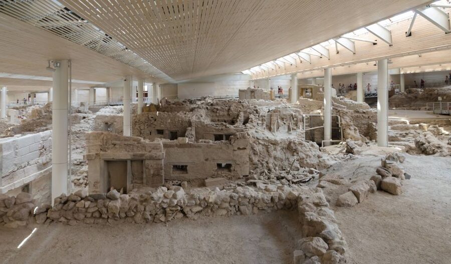 Santorini: Akrotiri Prehistoric City Guided Walking Tour - Walking the prehistoric streets, squares, and workshops