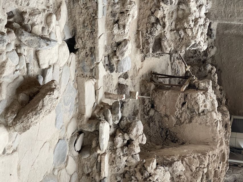 Santorini: Akrotiri Private Guided Tour with Hotel Pick-Up - Key points to know before you go
