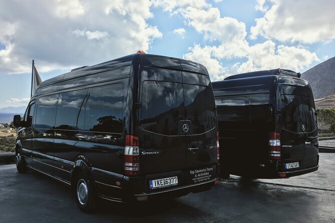 Santorini Arrival Transfer & Travel Services - A quick stop near Oia’s main street