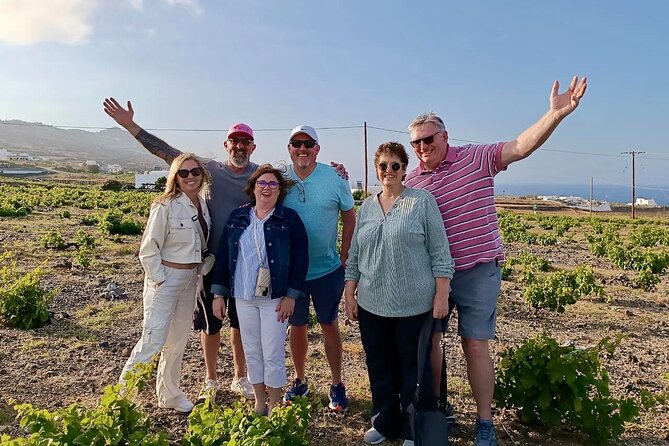 Santorini Cable Car-Free & Stress-Free Private Island Tour - Oia for one hour: what to do with the big free-time block