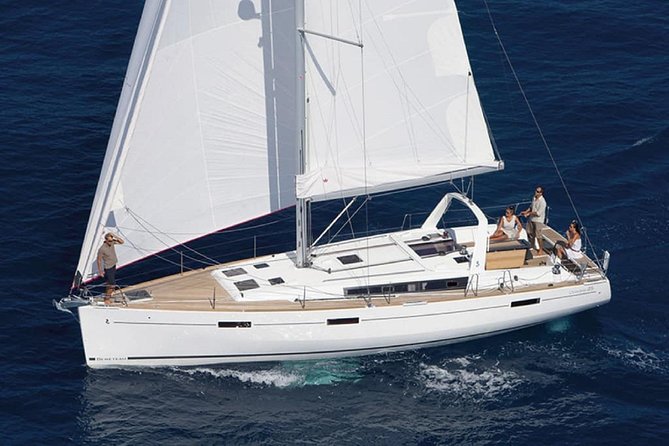 Santorini Caldera Private Sailing Boat Cruise - Getting to Vlychada: the smooth start most people want
