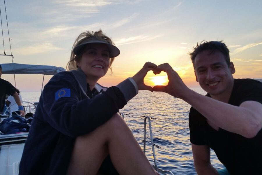 Santorini Caldera: Sunset Sailing Cruise with Meal - Volcano Area Time: Palea and Nea Kameni and the Warm-Water Feeling