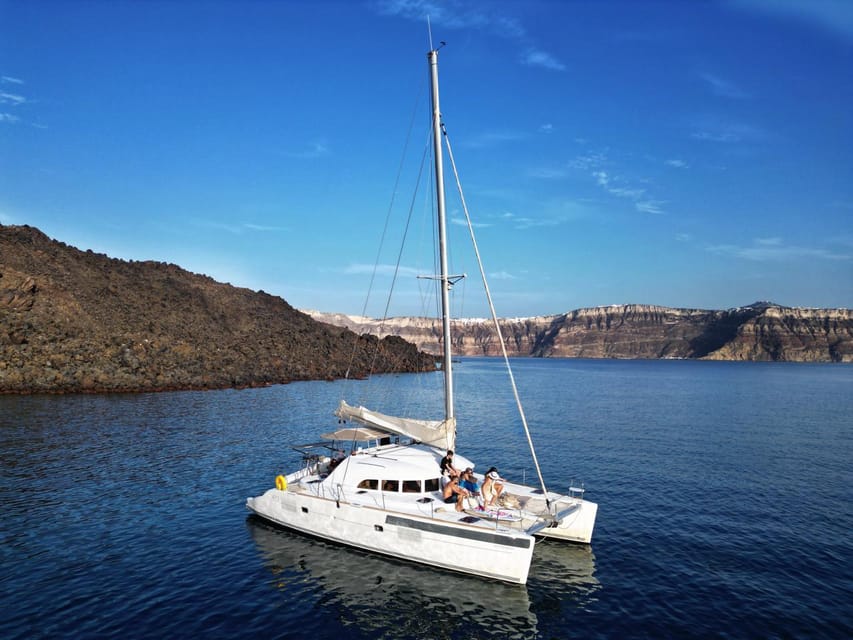 Santorini: Catamaran Cruise with Greek BBQ and Drinks - BBQ lunch and open bar: what you actually get on board