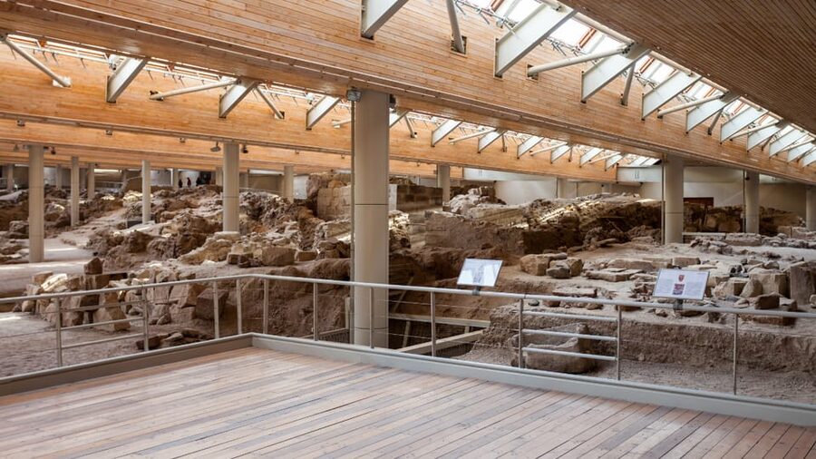 Santorini: Culture & Highlight Tour with Wine Tasting - Akrotiri Ruins: The Pompei of the Aegean, Up Close