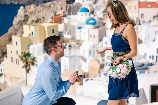 Santorini: Customized Private Photoshoot Walk in Oia - How the 1-Hour Walk-and-Shoot Works (And How It Changes Your Photos)