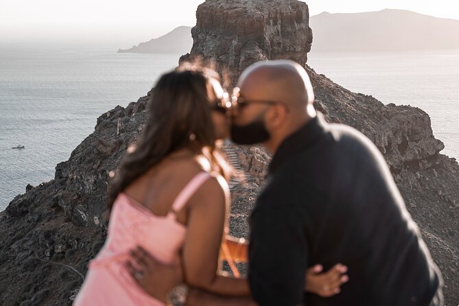 Santorini: Customized Private Photoshoot Walk in Oia - Your Photographer’s Real Superpower: Posing Help and Crowd Control