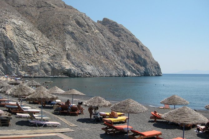Santorini Day-trip Semi private 4-5hour - Small group, big attention: what the best guides do with 15 people