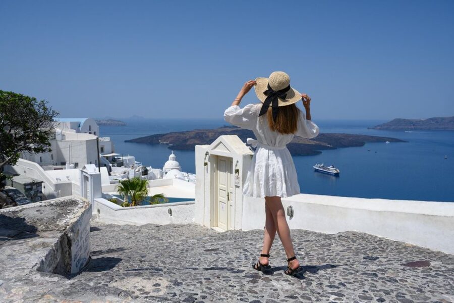 Santorini : Discover with Locals - Small Group Half-day Tour - Oia, caldera views, and why five hours makes sense