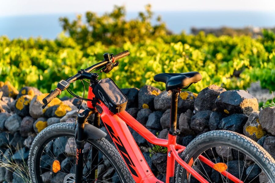 Santorini e-bike guided tours - The Santorini Caldera viewpoints, where the route does the heavy lifting