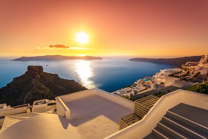 Santorini Essentials Full Day Private Tour - Oia first: how to make two hours count