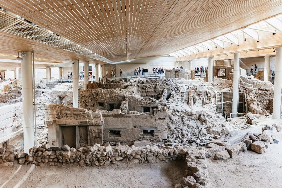 Santorini: Experience Akrotiri with a Licensed Tour Guide - What you’ll see: streets, squares, and multi-story building complexes