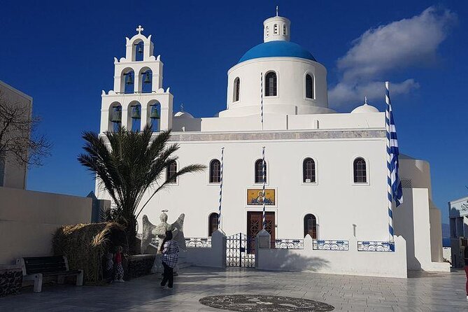 Santorini First-Time Guests Private Tour Sightseeing, excavetions & wine testing - Perissa and Perivolos Black Sand Beach, one hour to swim and reset
