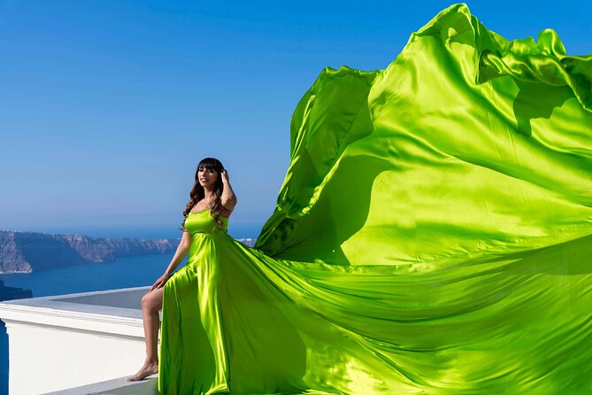 Santorini Flying Dress Experience - Meeting at Kivotos Santorini in Imerovigli, and how the shoot starts