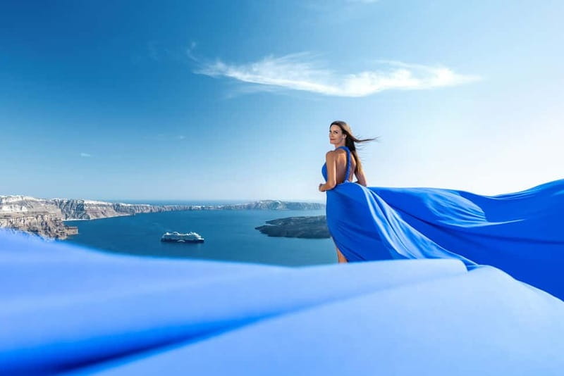 Santorini: Flying Dress Photo © Photoshoot "Express Package" - Meeting in Imerovigli: where you start, and what it means
