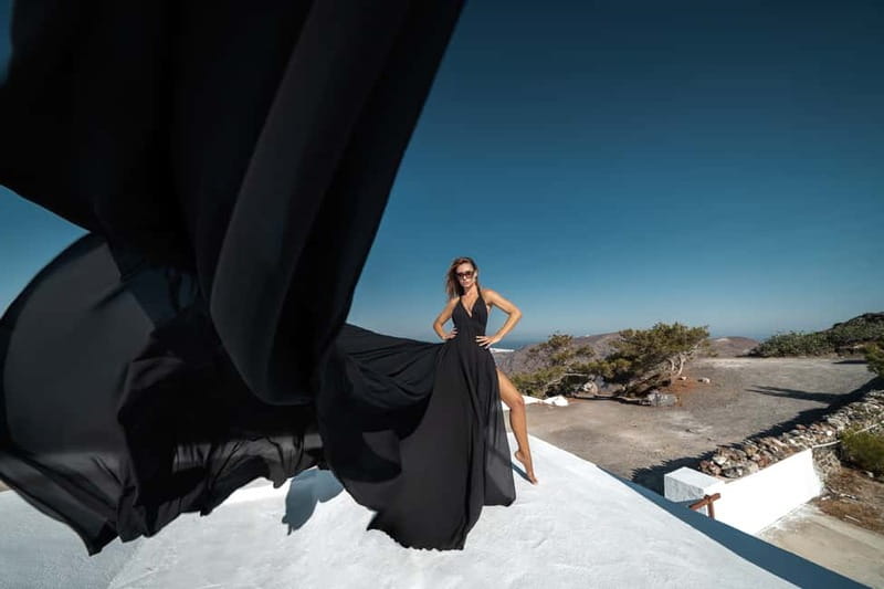 Santorini: Flying Dress Photo © Photoshoot "Express Package" - Inside the 30 minutes: professional guidance plus the dress assistant