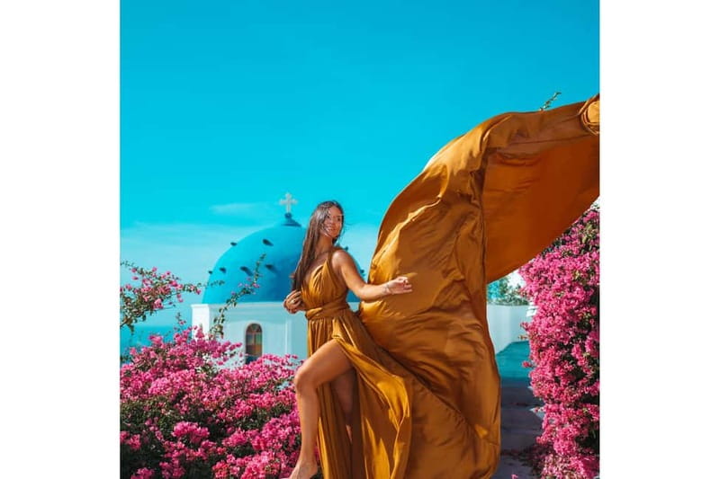 Santorini: Flying Dress Photoshoot with Edited Photos - Oia or Imerovigli: picking the background you want