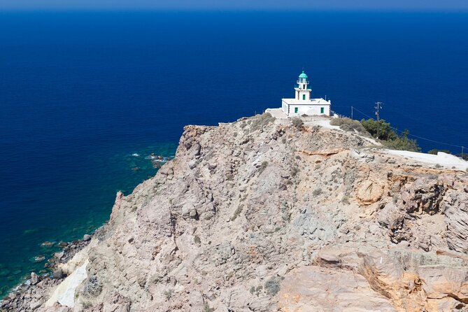 Santorini: Full Island Tour & Sunset with Local Guide & Pick-up - Akrotiri Lighthouse and the Aegean views: quick panorama power