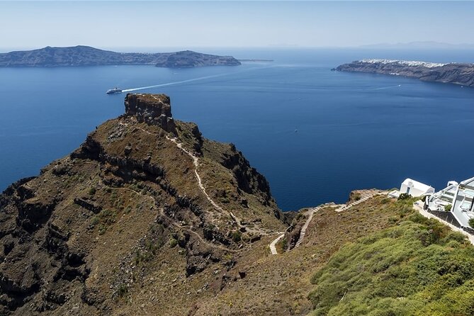 Santorini Highlights Half-Day Private Tour - Oia: 50 minutes for cave houses, blue-domed views, and smart photo time