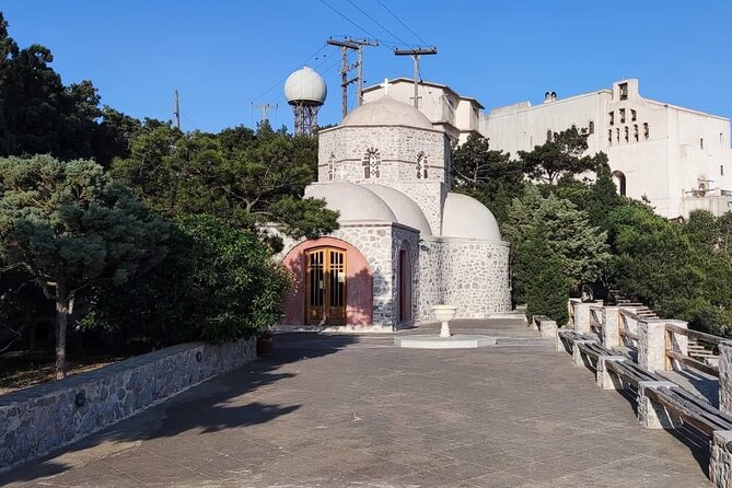 Santorini Highlights & Hidden Gems – Private Family-Friendly Tour - Lost Atlantis Experience: myth, 9D effects, and hands-on learning