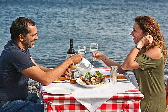 Santorini Highlights Private Tour 6 hours, pick up/ drop included - Stop 2: Oia Main Street, the classic promenade and shopping lane