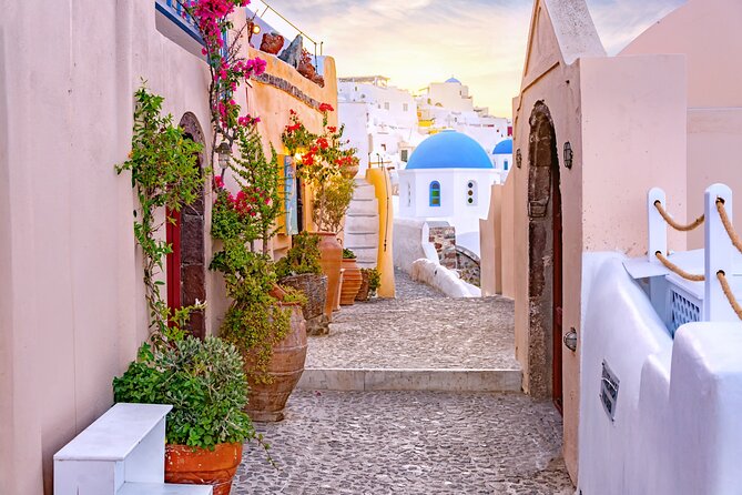 Santorini Highlights Tour (Day/Sunset) - Perivolos Beach: Black Sand, Facilities, and a Lively Break