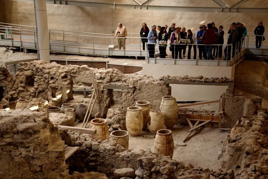 Santorini HISTORY & ARCHEOLOGY Tour (up to 8 guests) - Akrotiri excavations: the site that rewards a real guide