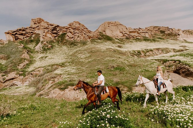 Santorini: Horse Riding to the Black Sandy Beach (Eros beach) - Timing, Heat, and What to Wear (Especially on Dusty Days)