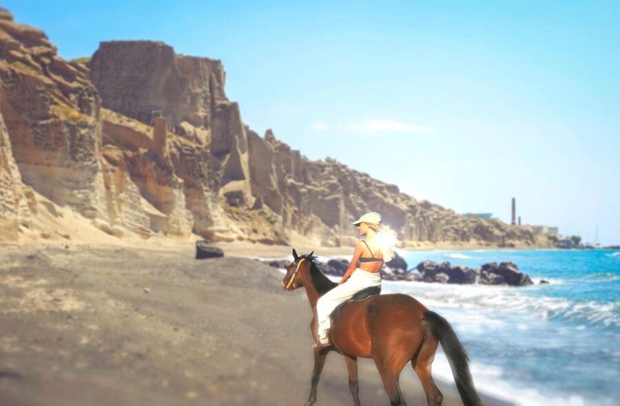 Santorini: Horseback Riding Tour on the Beach - The 1.5-hour flow that keeps it exciting