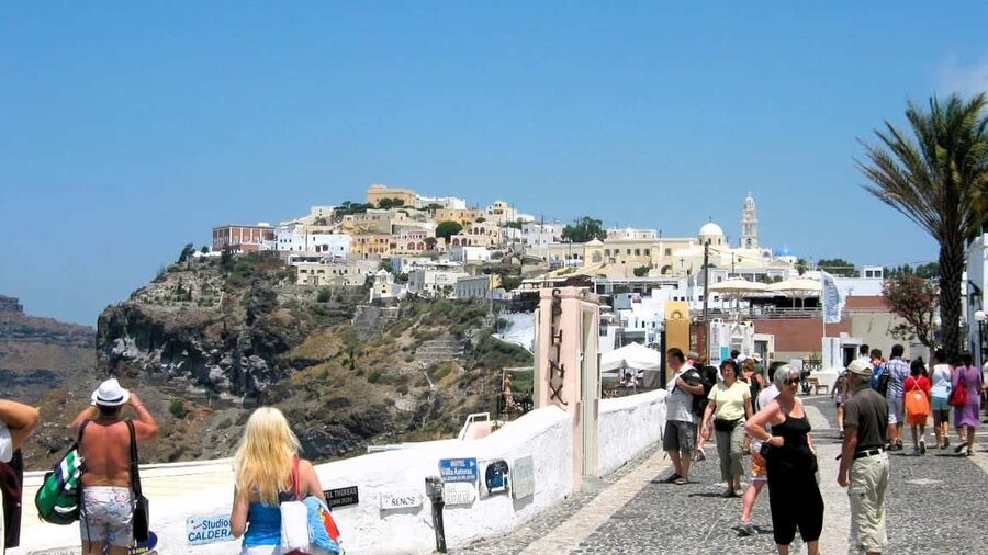 Santorini: Island Tour for Cruise Travelers - Pyrgos Kallistis: medieval lanes set back from the caldera