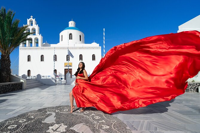 Santorini L.P. Photography Session - Flying dress moments: why this theme works so well in Santorini