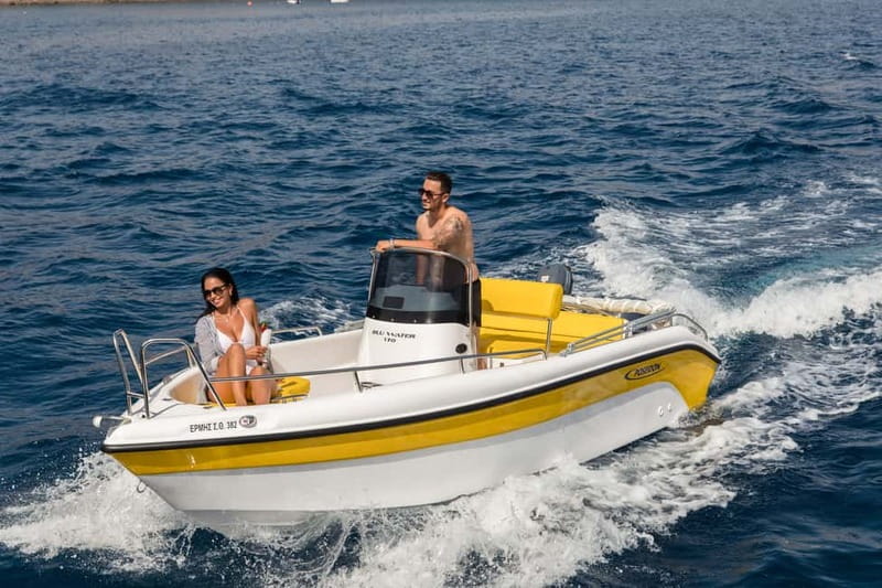 Santorini: license free boat in Santorini - Key things to know before you rent a boat at Vlichada
