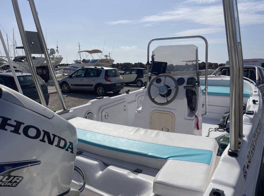Santorini: License-Free Boat Rental with Snorkeling Gear - Captain Sasa and the staff help that improves confidence