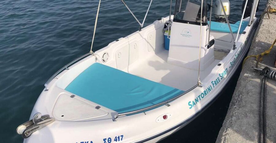 Santorini: License-Free Boat Rental with Snorkeling Gear - Practicalities that can make or break your day