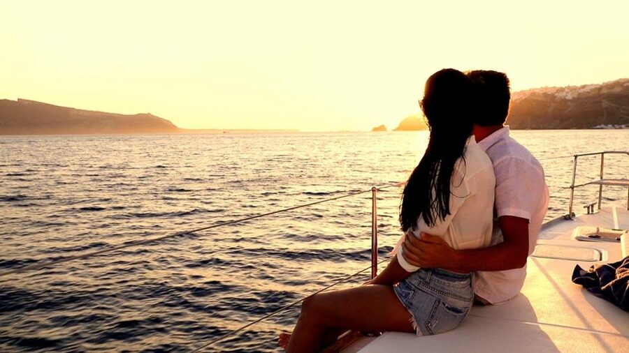 Santorini: Luxury Caldera Cruise with Full Greek Meal - Key things to love about this Santorini cruise