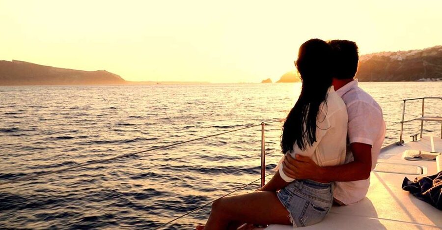 Santorini: Luxury Caldera Cruise with Full Greek Meal - Cruise to Nea Kameni: warm springs, sulphur air, and volcanic views