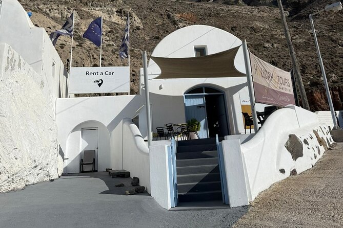 Santorini: Main Port Shared Shuttle - Bus to Hotels or Airport - Finding the Holiday Tours office without wasting time