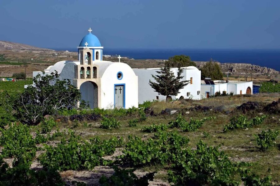 Santorini: Mesa Gonia, Pyrgos and Oia Tour - Should you book the Santorini Mesa Gonia, Pyrgos and Oia tour?